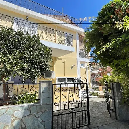 Mariannis Aparthotel *